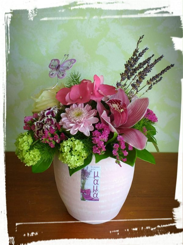 Σύνθεση με άνθη "Mother's Day"
