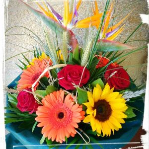 Ελεύθερο μπουκέτο με στερλίτσιες, στάχυα και διάφορα άνθη