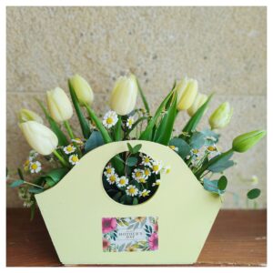 Σύνθεση με άνθη "Bag With Tulips"